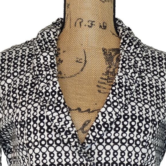 Cabi Du Jour White w/Black Circles Rouching Details Fitted Cropped Jacket Size 4 - Picture 4 of 12